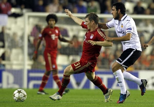 2012-11-20t201805z_2083007168_gm1e8bl0bwn01_rtrmadp_3_soccer-champions_reuters