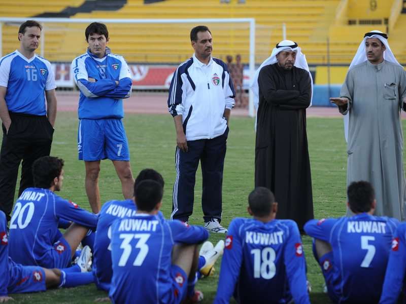 جوران والجهاز الاداري مع لاعبي الأزرق يستعدون للسفر إلى تركيا