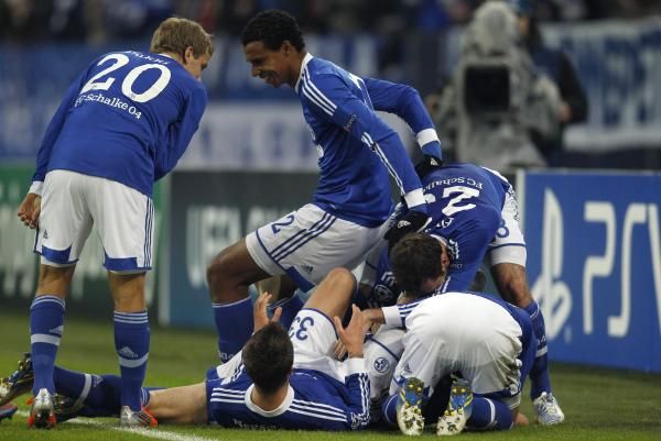 2012-11-21t214213z_146949185_gm1e8bm0fnv01_rtrmadp_3_soccer-champions_reuters