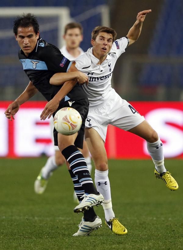 2012-11-22t184639z_1839722937_gm1e8bn07lm01_rtrmadp_3_soccer-europa_reuters