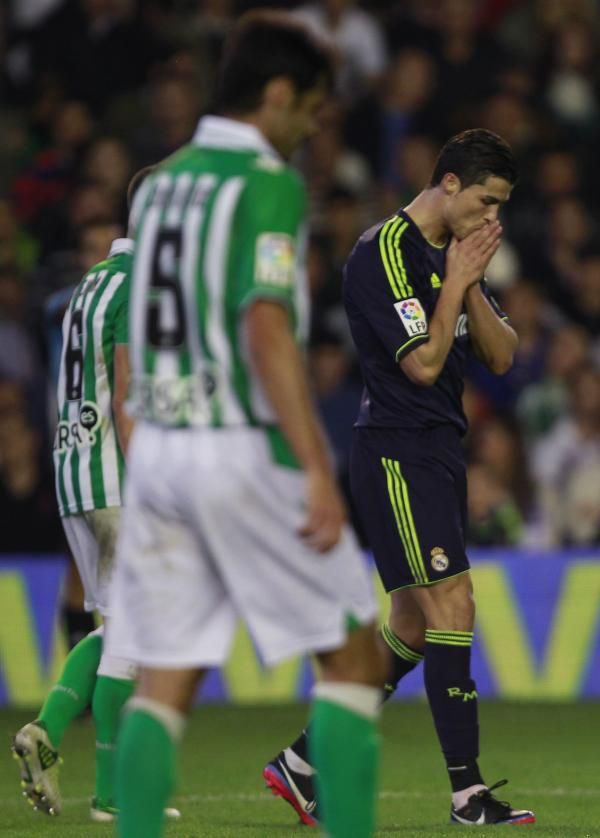 2012-11-24t222651z_1902656767_gm1e8bp0hsh01_rtrmadp_3_soccer-spain_reuters