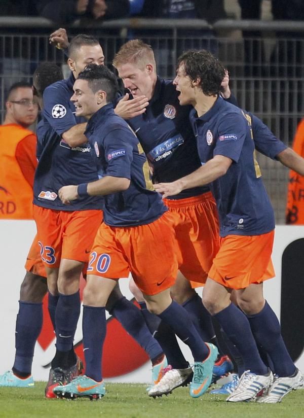 2012-10-24t200157z_556853093_lr1e8ao1jmy6y_rtrmadp_3_soccer-champions_reuters