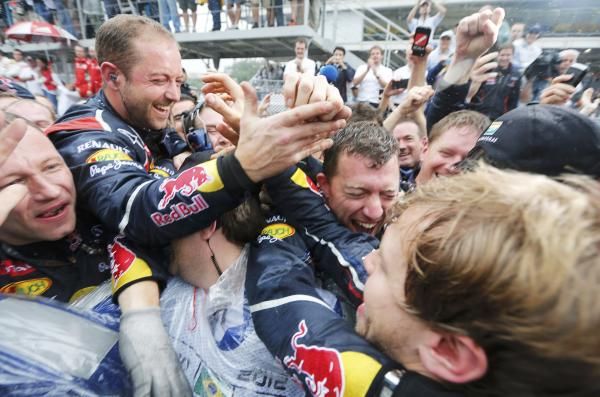 2012-11-25t182054z_1938903629_tb3e8bp1eyl21_rtrmadp_3_motor-racing-prix_reuters
