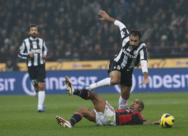 2012-11-25t205859z_465883180_gm1e8bq0drn01_rtrmadp_3_soccer-italy_reuters