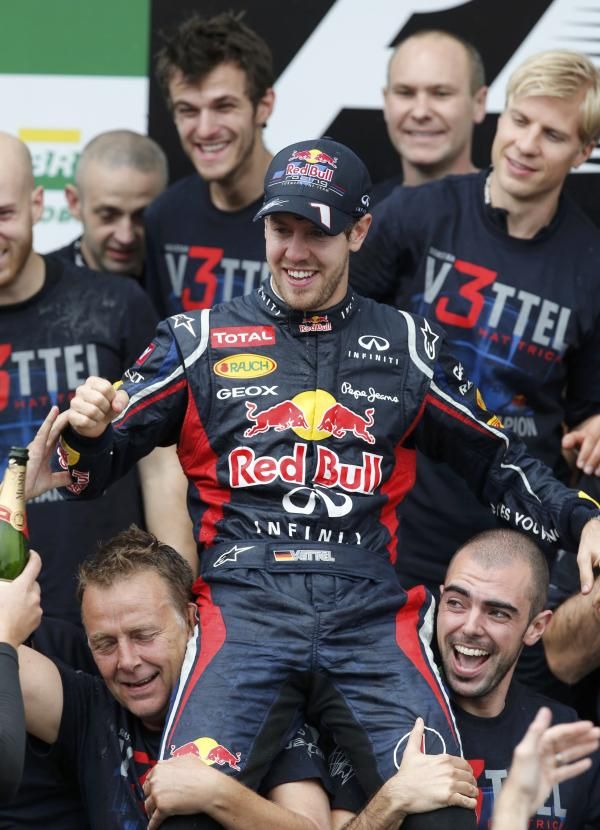 2012-11-25t201124z_1734952747_tb3e8bp1k2r4l_rtrmadp_3_motor-racing-prix_reuters