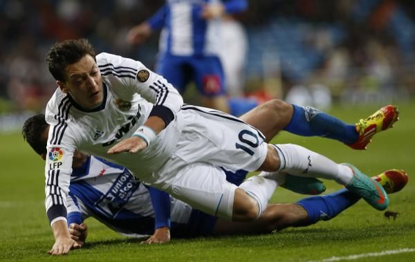 2012-11-27t215822z_1150368364_gm1e8bs0gjg01_rtrmadp_3_soccer-spain_reuters