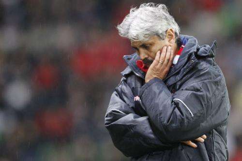 2010-12-04t202552z_01_sma210_rtridsp_3_soccer-france_reuters