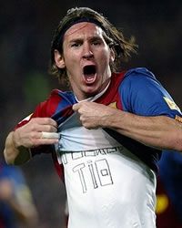 ميسي يوجه رسالة للعالم أنه مارادونا الجديد 