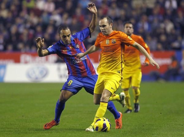 2012-11-25t201824z_883203241_gm1e8bq0bub01_rtrmadp_3_soccer-spain_reuters