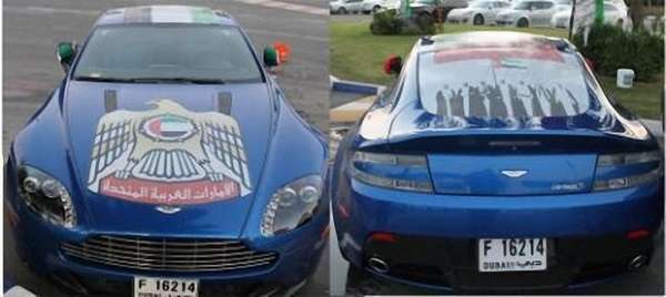 سيارة زينجا مزينة بعلم الإمارات وشعار الاتحاد