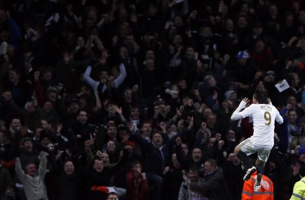 2012-12-01t170414z_960304340_gm1e8c202y001_rtrmadp_3_soccer-england_reuters