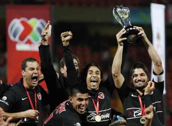 2012-12-03t023627z_263868457_gm1e8c30tah01_rtrmadp_3_soccer-mexico-championship_reuters