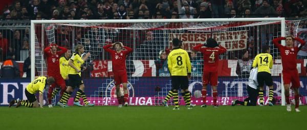 2012-12-01t194901z_708536214_bm2e8c11ld601_rtrmadp_3_soccer-germany_reuters