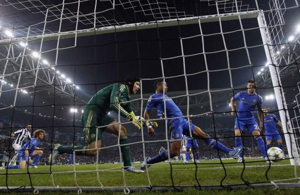 2012-11-20t211322z_1415426376_gm1e8bl0ef401_rtrmadp_3_soccer-champions_reuters
