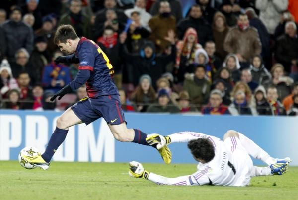 2012-12-05t223315z_1912653177_gm1e8c60i2t01_rtrmadp_3_soccer-champions_reuters