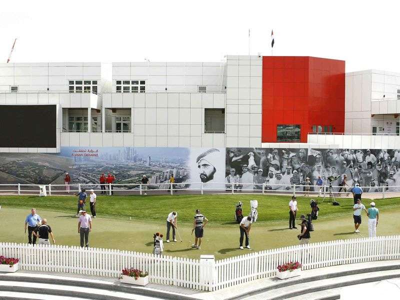 ملاعب الامارات تستقطب النجوم