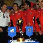 لاعبو الأهلي أمام كأس العالم للأندية في نسخة سابقة