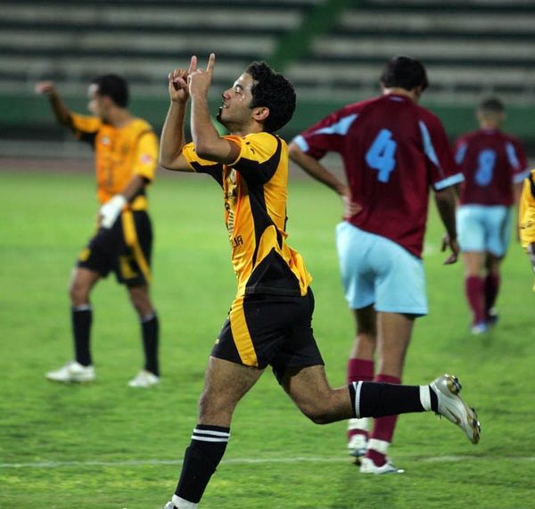  حمد العنزي مهاجم القادسية ورقة رابحة امام الفحيحيل 