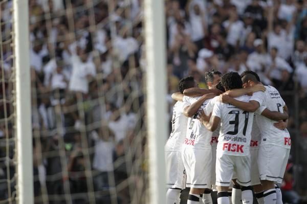 2012-11-04t204429z_1383032132_gm1e8b50co701_rtrmadp_3_soccer-latam_reuters