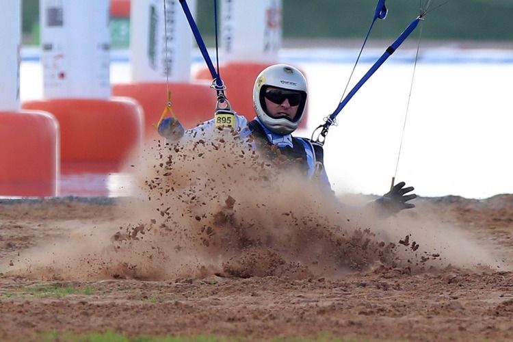 koo_zaki_IMA06011212%20Parachuting%20Championships