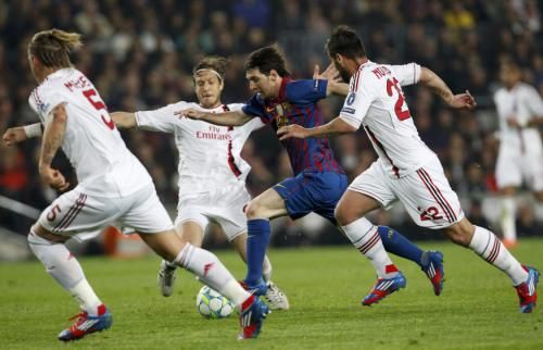 ميلان ودع المسابقة الموسم الماضي على يد البارسا