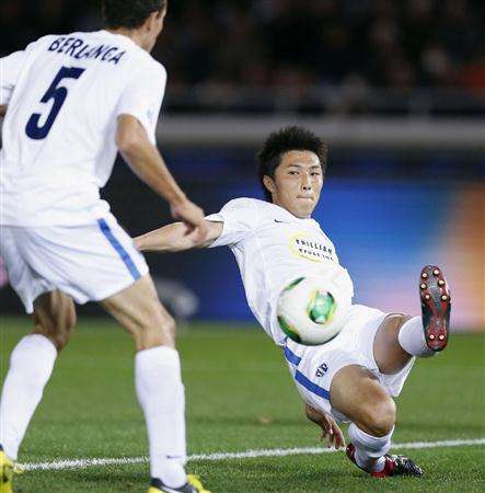 تاكويا ايواتا في مباراة سانفريس هيروشيما الياباني اوكلاند النيوزيندي