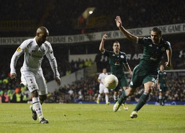 2012-12-06t215804z_992502532_gm1e8c70gip01_rtrmadp_3_soccer-europa_reuters