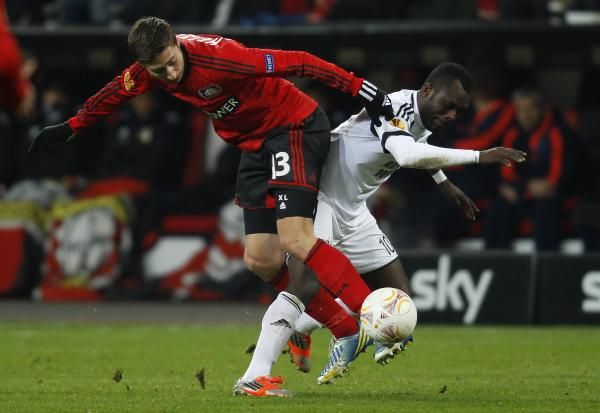 2012-12-06t215528z_2145940703_bm2e8c61rma01_rtrmadp_3_soccer-europa_reuters