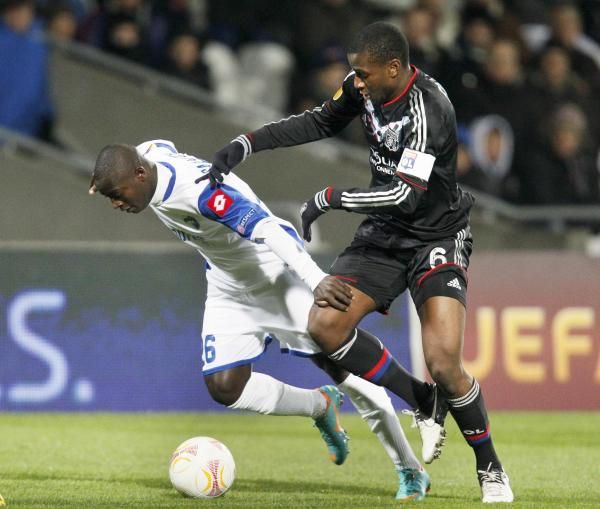 2012-12-06t215238z_1043668187_gm1e8c70g9401_rtrmadp_3_soccer-europa_reuters