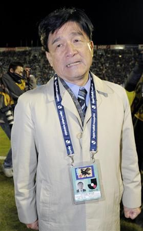كيكو كاناموري في حالة حزن بعد خسارة فريقه وهبوطه للدرجة الثانية 