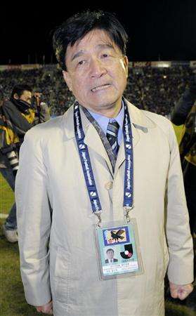 كيكو كاناموري في حالة حزن بعد خسارة فريقه وهبوطه للدرجة الثانية 