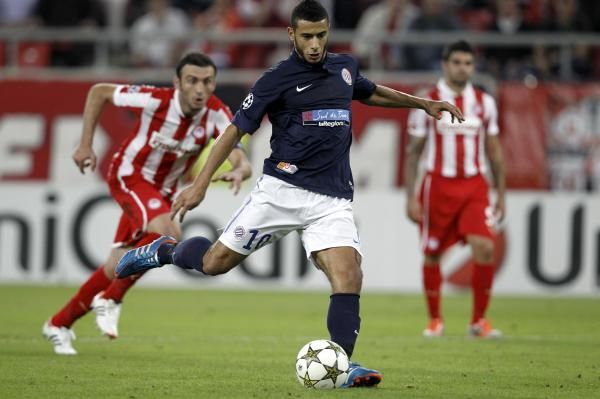 2012-11-06t220424z_1497473046_gm1e8b70gss01_rtrmadp_3_soccer-champions_reuters