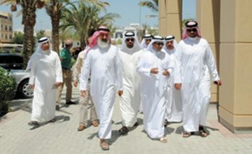 جانب من زيارة سابقة للجنة 