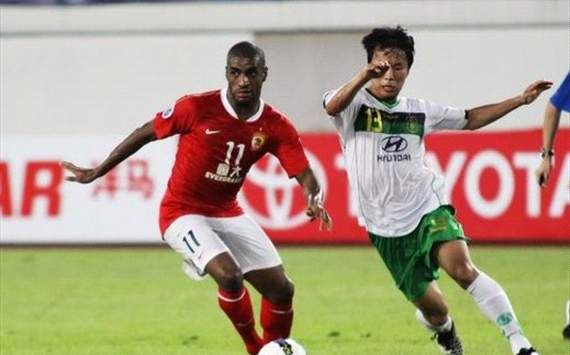 مواجهة سابقة بين فريقا جيونبوك الكوري الجنوبي وجوانجزو الصيني 