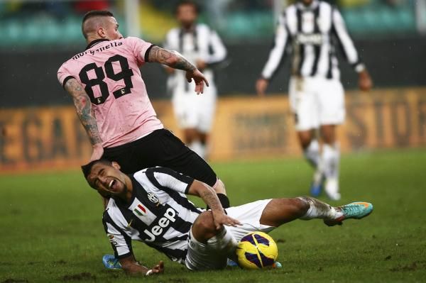 2012-12-09t202043z_1120352156_gm1e8ca0c0k01_rtrmadp_3_soccer-italy_reuters