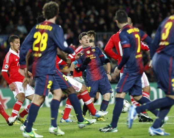 2012-12-05t224606z_1145491119_gm1e8c60inp02_rtrmadp_3_soccer-champions_reuters