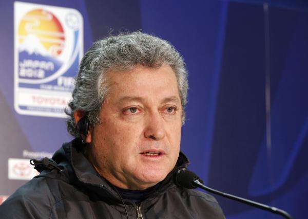 2012-12-12t084521z_574191408_gm1e8cc1agj01_rtrmadp_3_soccer-club-world-chelsea_reuters