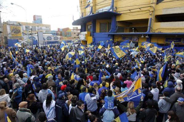 2012-07-09t204045z_1279650138_gm1e87a0czt01_rtrmadp_3_soccer-argentina-riquelme_reuters