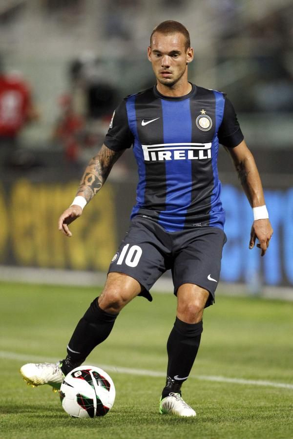 2012-08-26t211859z_675347531_gm1e88r0el501_rtrmadp_3_soccer-italy_reuters