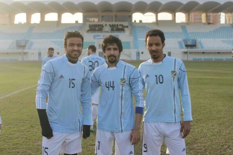 خالد عجب مع شقيقه أحمد عجب وغازي القهيدي في تدريبات السالمية 