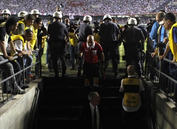 2012-12-13t062049z_51581074_gm1e8cd0qy401_rtrmadp_3_soccer-latam-copasudamericana_reuters