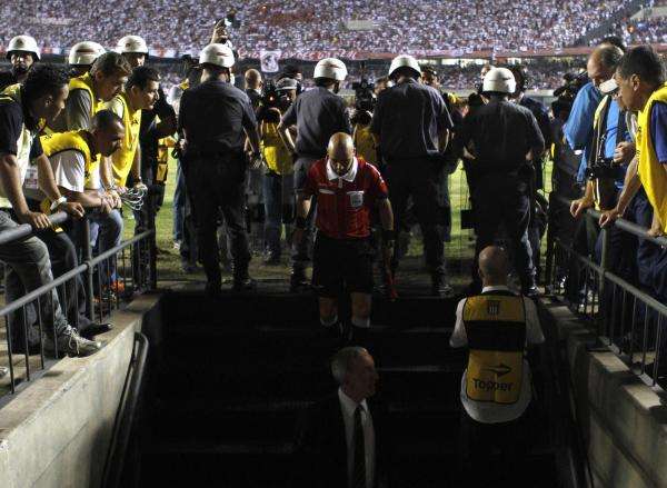2012-12-13t062049z_51581074_gm1e8cd0qy401_rtrmadp_3_soccer-latam-copasudamericana_reuters