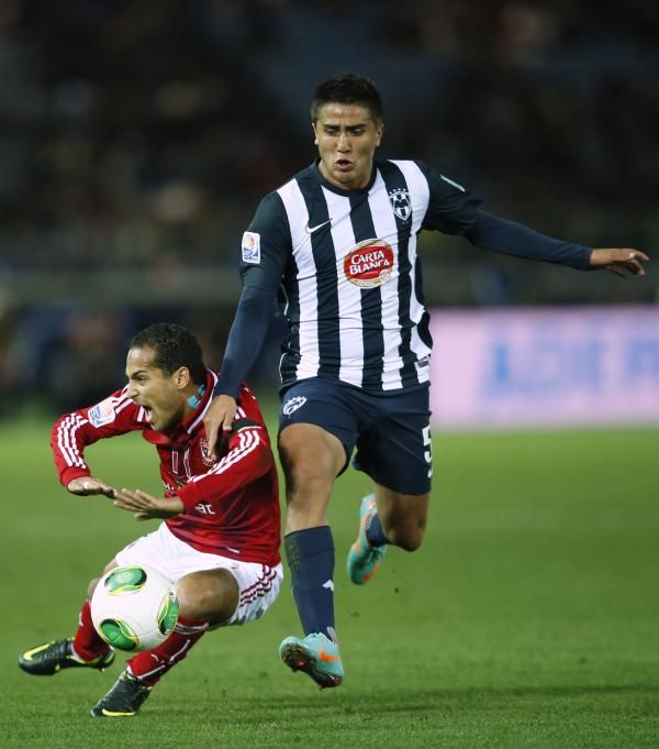 2012-12-16t084346z_1181755035_gm1e8cg1aet01_rtrmadp_3_soccer-club-world_reuters