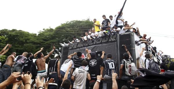 2012-12-18t163655z_1988936466_gm1e8cj01h001_rtrmadp_3_soccer-club-world_reuters