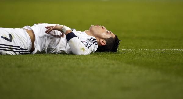 2012-12-04t205144z_1857971200_gm1e8c50dht01_rtrmadp_3_soccer-champions_reuters