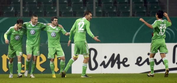 2012-12-19t202644z_1800301067_bm2e8cj1nig01_rtrmadp_3_soccer-germany_reuters