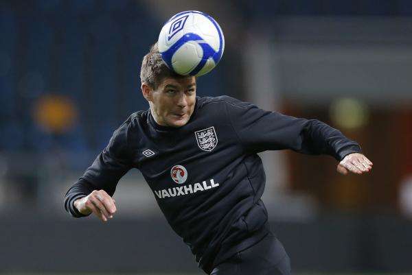 2012-11-13t173718z_2114636154_gm1e8be04h701_rtrmadp_3_soccer-friendly_reuters