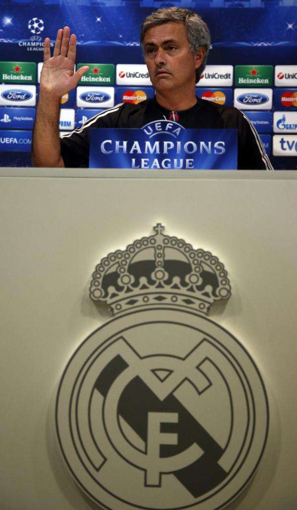 2012-09-17t153142z_1585142394_gm1e89h1t9f01_rtrmadp_3_soccer-champions_reuters