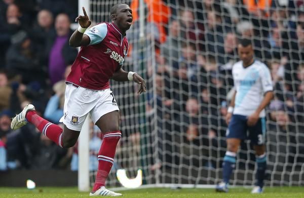 2012-12-01t152107z_627976687_gm1e8c11st701_rtrmadp_3_soccer-england_reuters