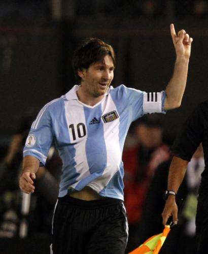 2012-06-03t005727z_01_bas09_rtridsp_3_soccer-world-latam_reuters